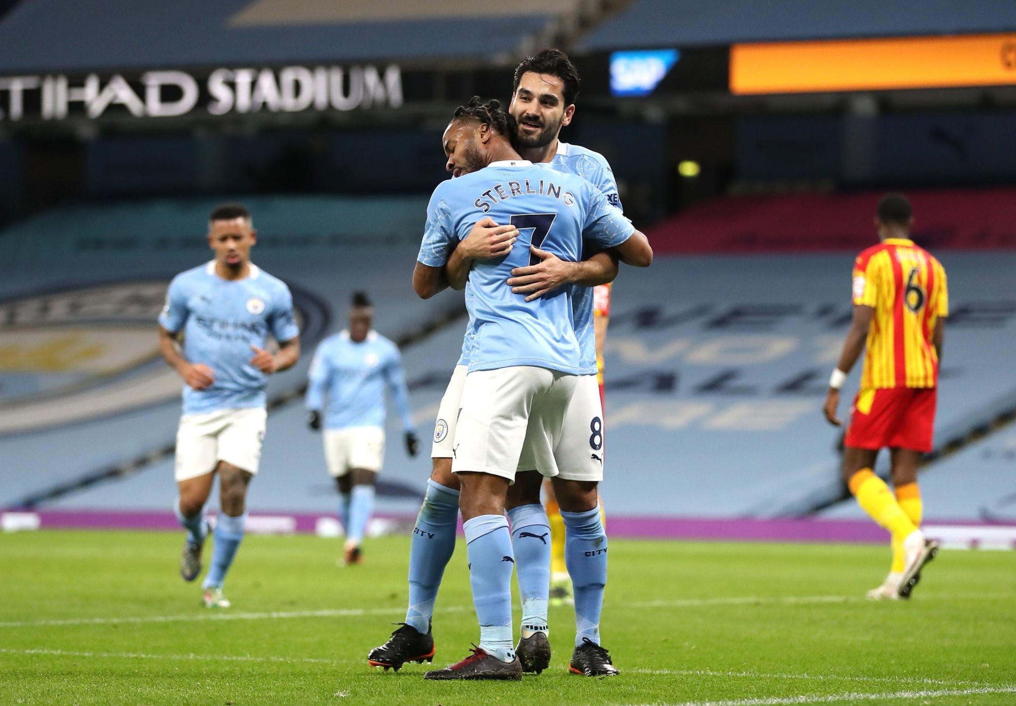 体育足协杯：不容有失 泰山队半决赛全力迎战成都蓉城队